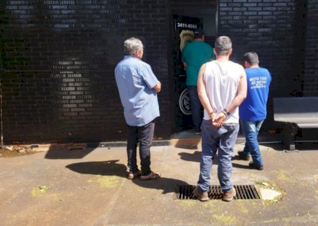 Homens são presos em flagrante durante transação de armas no Jardim Caiman