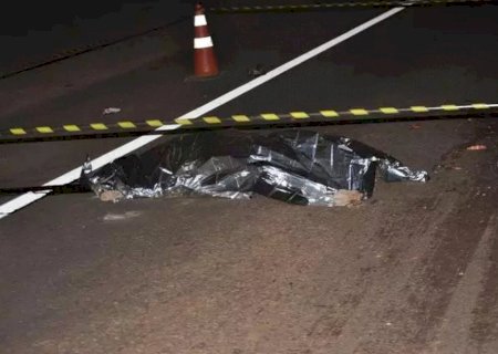 Luz alta causa acidente e homem morre atropelado por motorista em rodovia