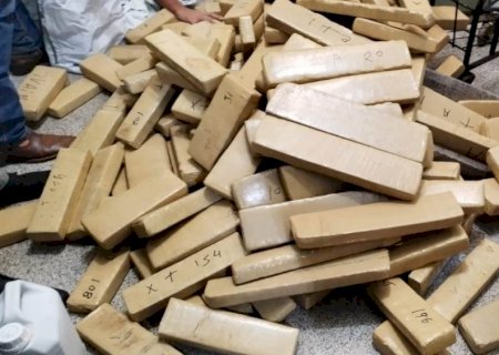 Polícia apreende adolescente com quase meia tonelada de maconha em Dourados