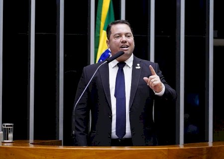 Rodolfo Nogueira vota com o Governo Lula