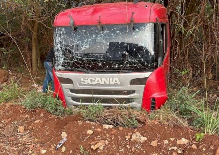 Gerente é preso e dono de empresa foge durante investigações sobre roubo de carreta