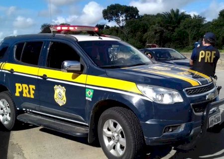 Mulheres que estavam com carro roubado no MT são presas pela PRF em Rio Brilhante