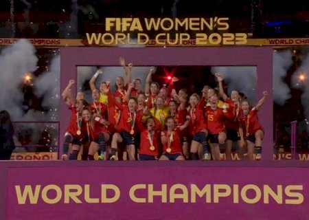 Espanha vence Inglaterra e conquista a Copa do Mundo pela primeira vez