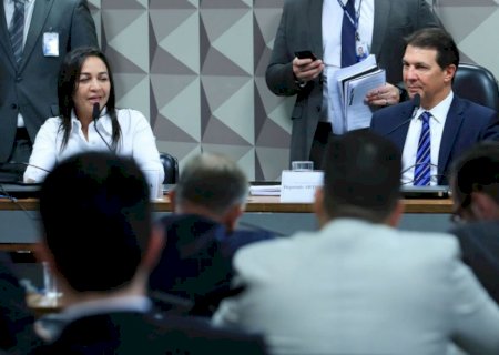 Relator da CPMI descarta quebra de sigilo de Michele e Jair Bolsonaro