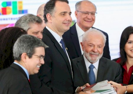 Erraremos menos na gestão do país ouvindo o que o povo pensa, diz Lula