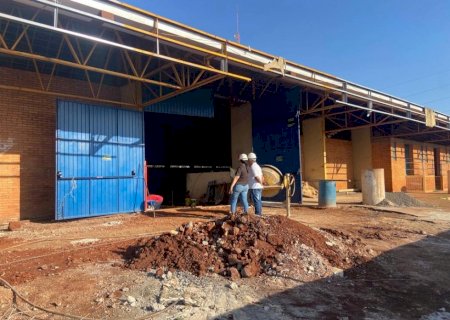 Em reforma, ginásio de Dourados terá painéis solares e novos vestiários