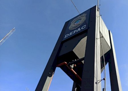 Traficante é preso após ser flagrado arrastando a ex pelos cabelos em Dourados