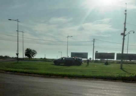 Indígenas invadem fazenda e fazem seis seguranças de reféns