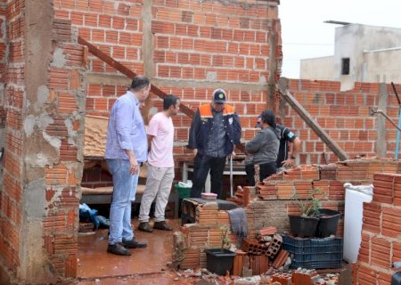 Prefeitura entrega 300 cestas básicas às famílias afetadas pelo temporal em Dourados