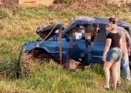 Jovem morre ao fugir de barreira policial e capotar carro na MS-164