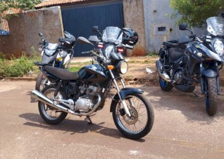 Jovem tenta fugir, mas é flagrado pela GM com moto furtada