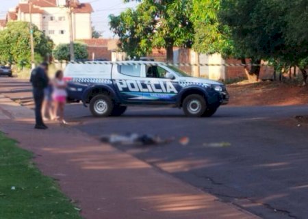 Polícia investiga autoria de tiros que mataram jovem em frente a escola