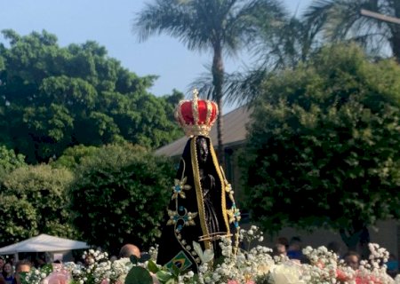 Romeiros lotam santuário da Vila São Pedro em homenagem à padroeira do Brasil