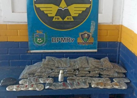 Passageira de van é presa com droga escondida sob as roupas