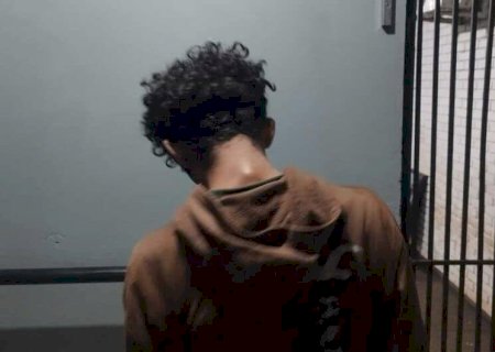 Ladrão é preso pela PM após fazer “limpa” em casa na Vila Roma