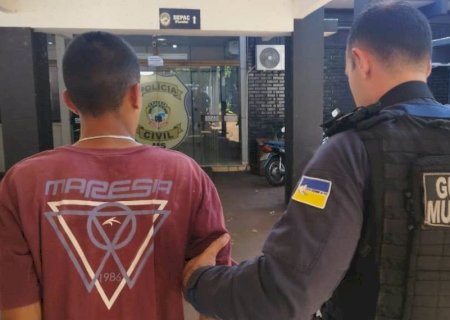 Jovem é preso furtando vodka e gin em mercado de Dourados