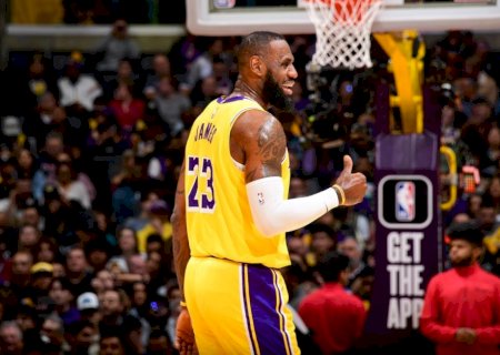 Show de LeBron, drible de Trae Young e passe mágico de Khris Middleton marcam NBA Cup