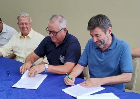 Fim de ano: horário especial inicia em dezembro; comerciários terão 6,5% de aumento