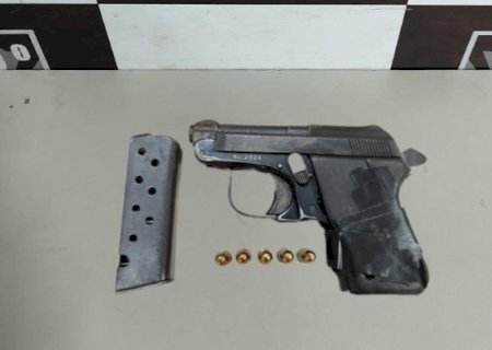 Mulher é presa pela Polícia Militar com pistola calibre 6.36 em Dourados