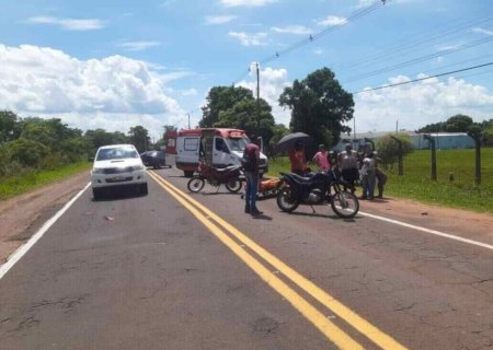 Acidente entre motos deixa 3 pessoas feridas