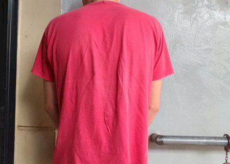 Homem que estuprava companheira grávida e mantinha depósito de drogas é preso