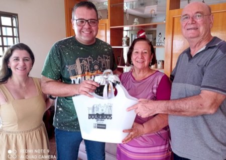 Alan Guedes visita ex-prefeitos no aniversário de Dourados