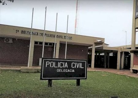 Jovem vai Para a Delegacia Após Surtar,Quebrar  Portas, Moveis e Ameaçar Mãe e Vizinho de Morte