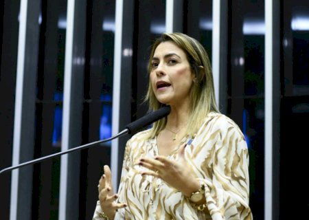 Soraya aciona polícia após ser ameaçada por internauta