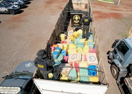 Oito toneladas de maconha são apreendidas pelo DOF em uma carreta no município de Ponta Porã