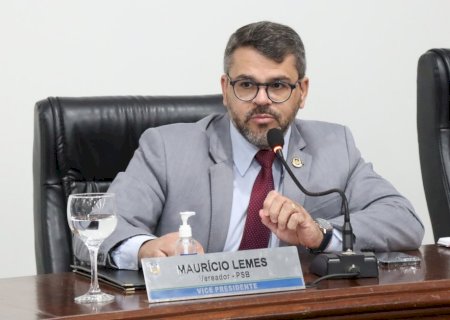 Mauricio Lemes celebra a promulgação da Lei sobre fogos de artifícios no Município