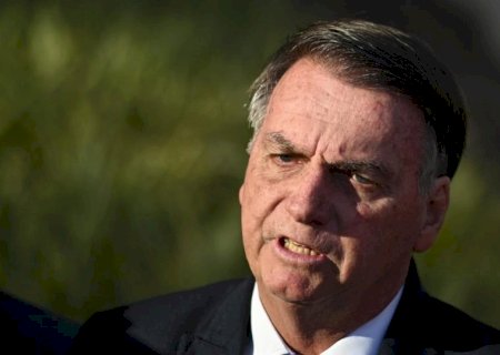 STF manda ex-presidente Jair Bolsonaro entregar passaporte
