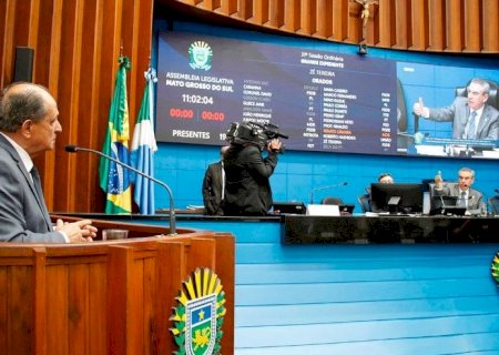 Zé Teixeira reclama de burocracia fiscal em MS