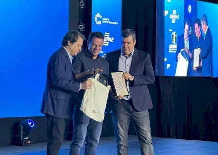 Caarapó recebe prêmio do Sebrae como destaque por novas empresas
