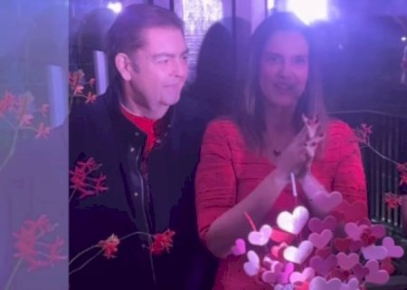 Faustão comemora aniversário da esposa ao lado da família após transplantes