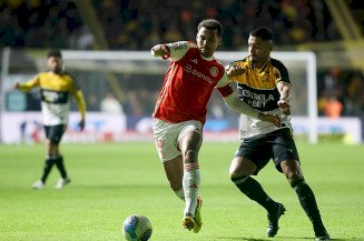 Criciúma e Internacional empatam em 1 a 1 no Heriberto Hulse