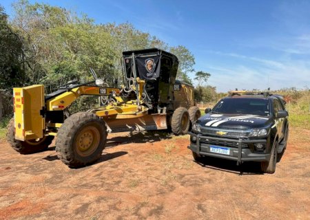 Ex-vereador, irmão e sócio são presos por receptação de máquina roubada