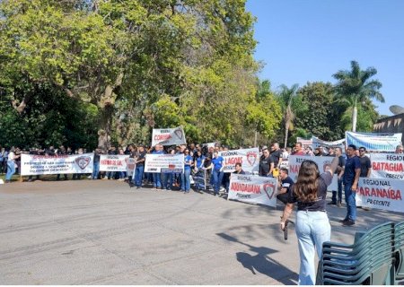 Policiais Civis fazem protesto por reajuste salarial na Assembleia