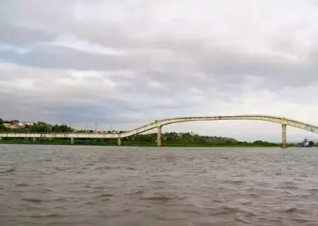 Nível baixo interrompe navegação no Rio Paraguai