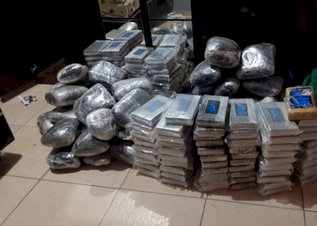 Força integrada apreende 110 quilos de cocaína e 50 de skunk em depósito do tráfico