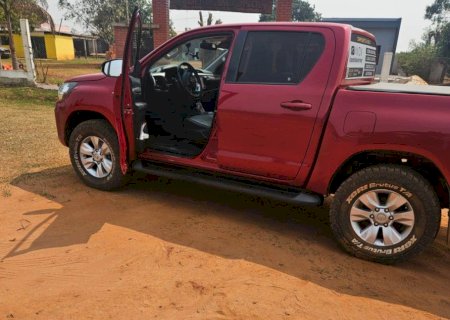 Hilux recuperada em confronto com morte foi levada através do “boa noite, cinderela”