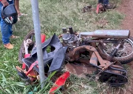 Sul-mato-grossense morre ao bater moto em carreta na fronteira