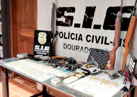 Polícia apreende arsenal em casa de suspeito de mandar executar pecuarista em MS