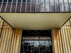 Banco Central amplia exigências para instituições participarem do Pix