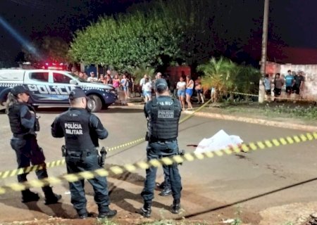 Homem é arrastado para fora de casa e assassinado a facadas em Itaporã