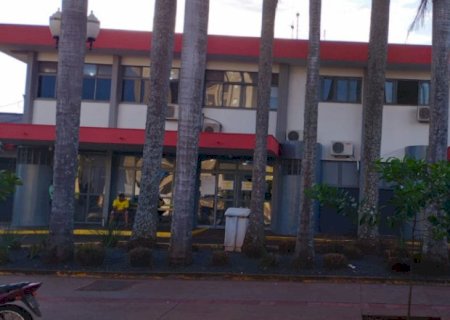 Foragido da Justiça é ferido com 9 facadas; autor é procurado pela polícia