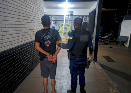 Guarda Municipal prende homem após ameaçar esposa com 'peixeira'
