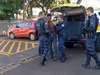'Vou comer quentinha no presídio', diz homem ao ser preso pela GM após furtar vodka e Heineken de um clube em Dourados