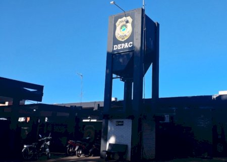 Homem é preso após agredir a própria mãe por ela ter consumido suas bebidas