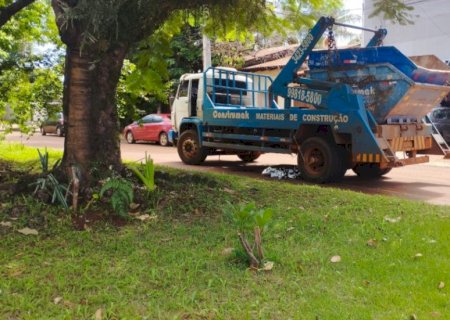 Mãe de jornalista morre atropelada por caminhão na área central de Dourados
