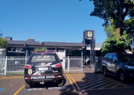 Criminosos armados rendem trabalhador e roubam moto em Dourados